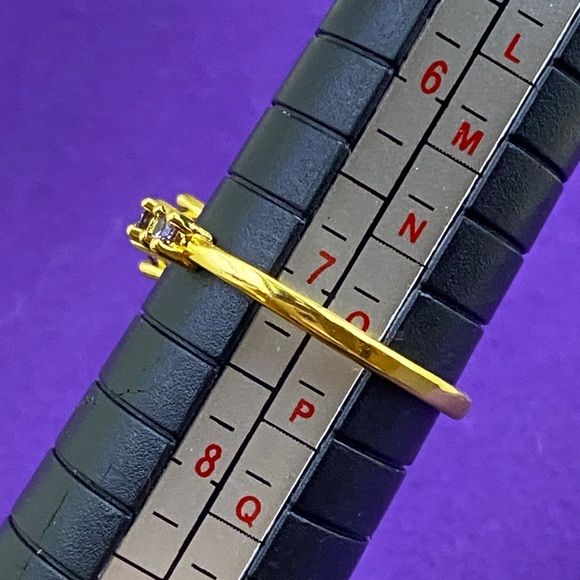 💛 Elegant Gold Plated Purple CZ Gemstone Ring - Picture 3 of 5